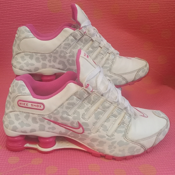 Nike Womens Size 8 Shox NZ LE 636088-110 White Gray Cheetah Pink RARE - Picture 1 of 10